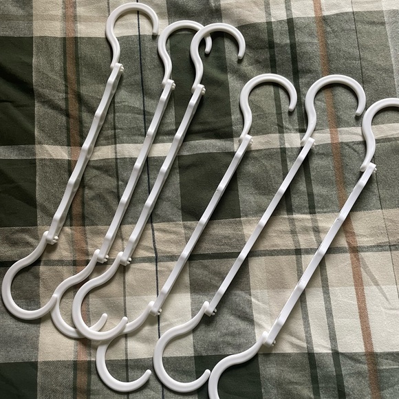 Space-saving hangers - Picture 3 of 3